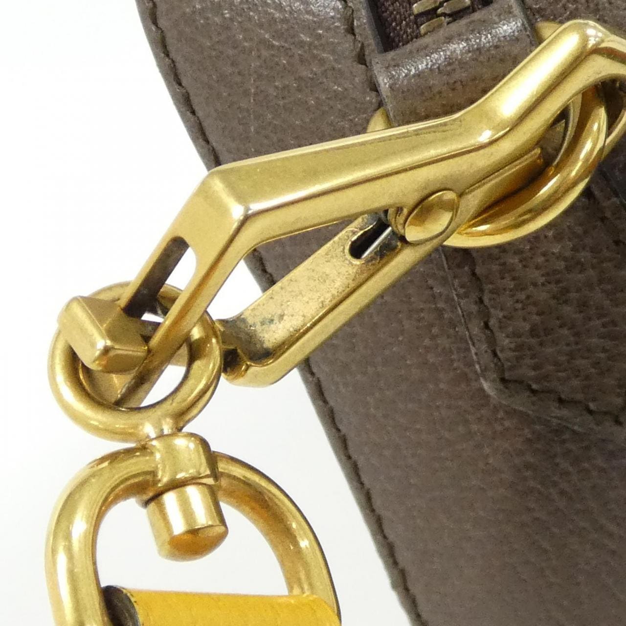 グッチ NEO VINTAGE 476466 K9GVT ショルダーバッグ