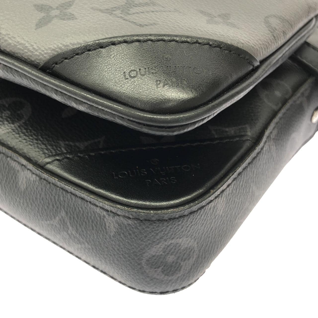 ルイヴィトン モノグラム エクリプス リバース トリオ メッセンジャー M69443 ショルダーバッグ