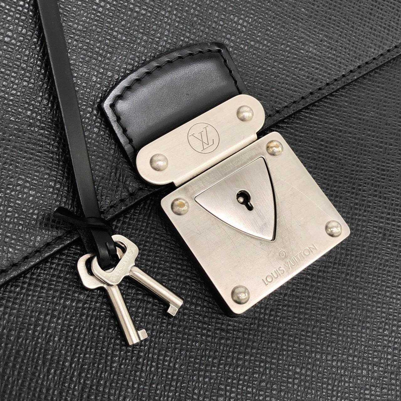 ルイヴィトン タイガ ラギート M31092 バッグ