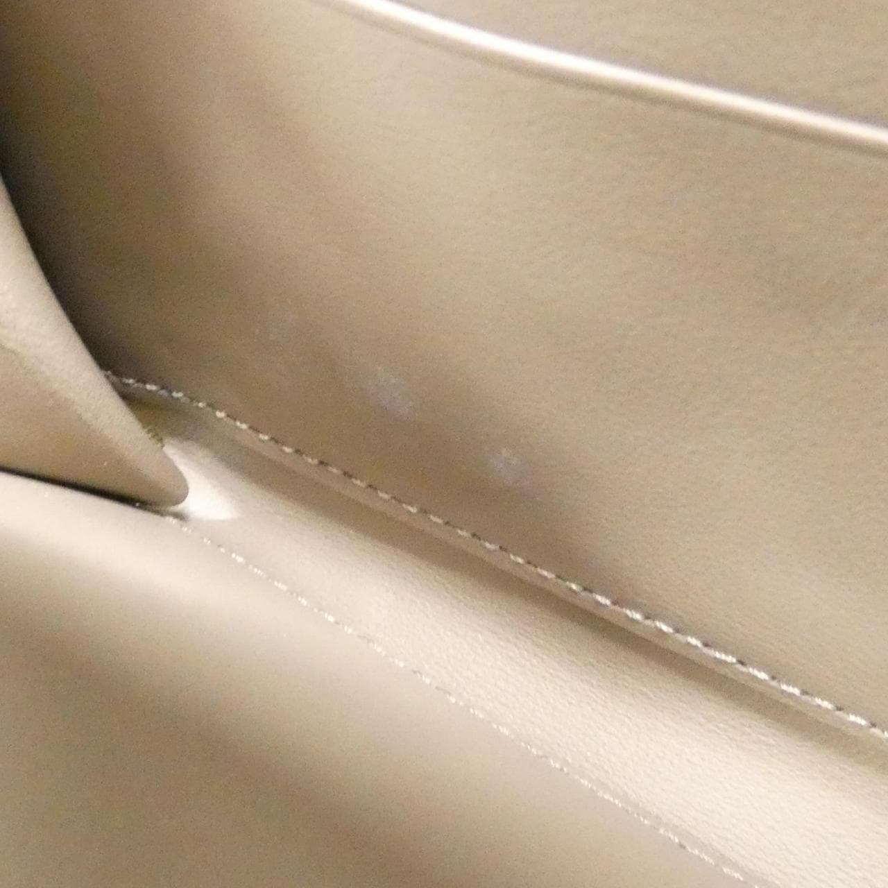 ルイヴィトン クッサン ジッピー ウォレット M81511 財布