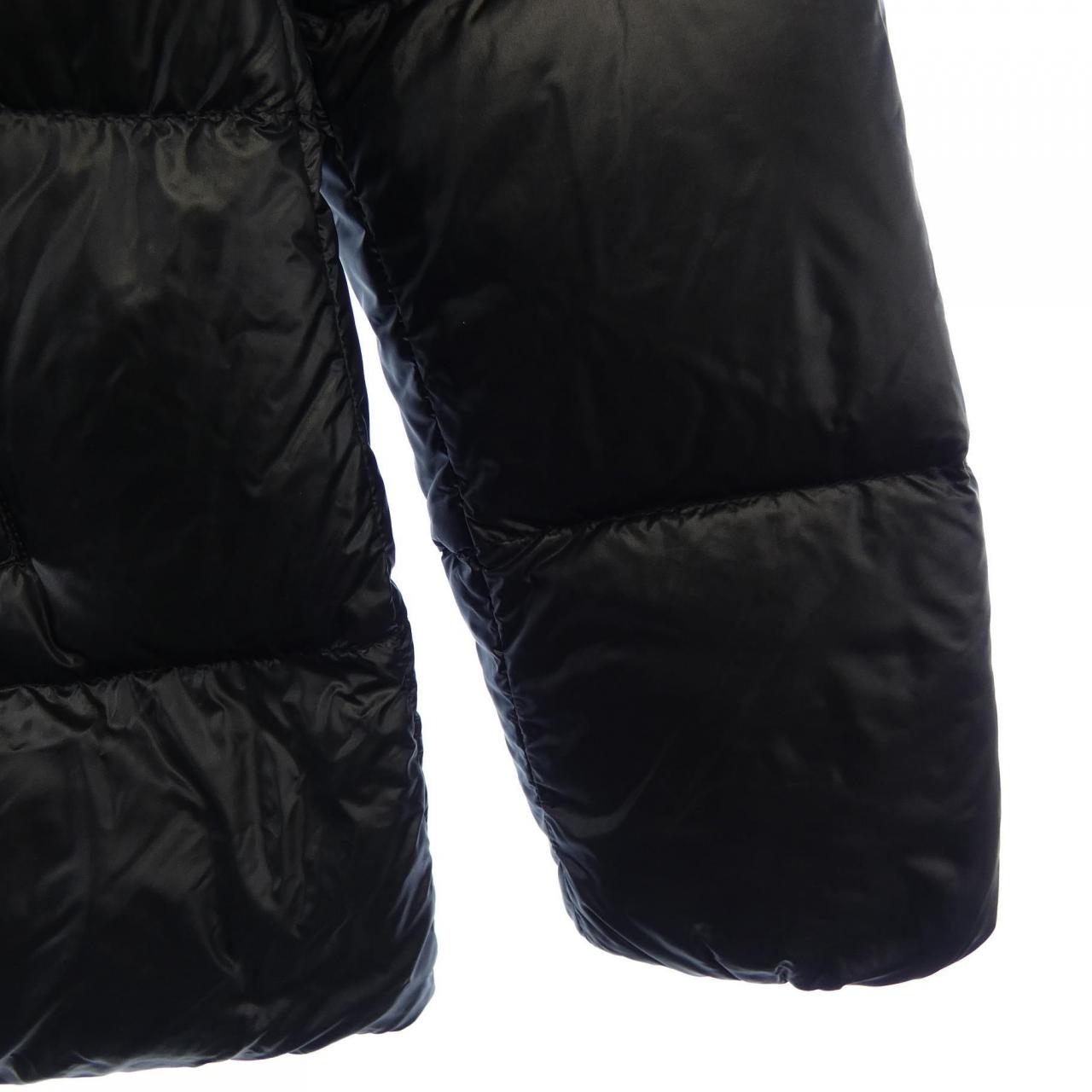 モンクレール MONCLER ダウンジャケット