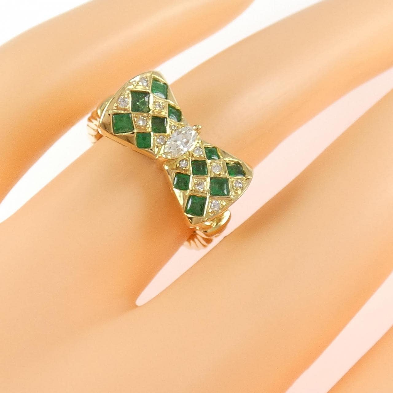 K18YG リボン エメラルド リング 0.52CT