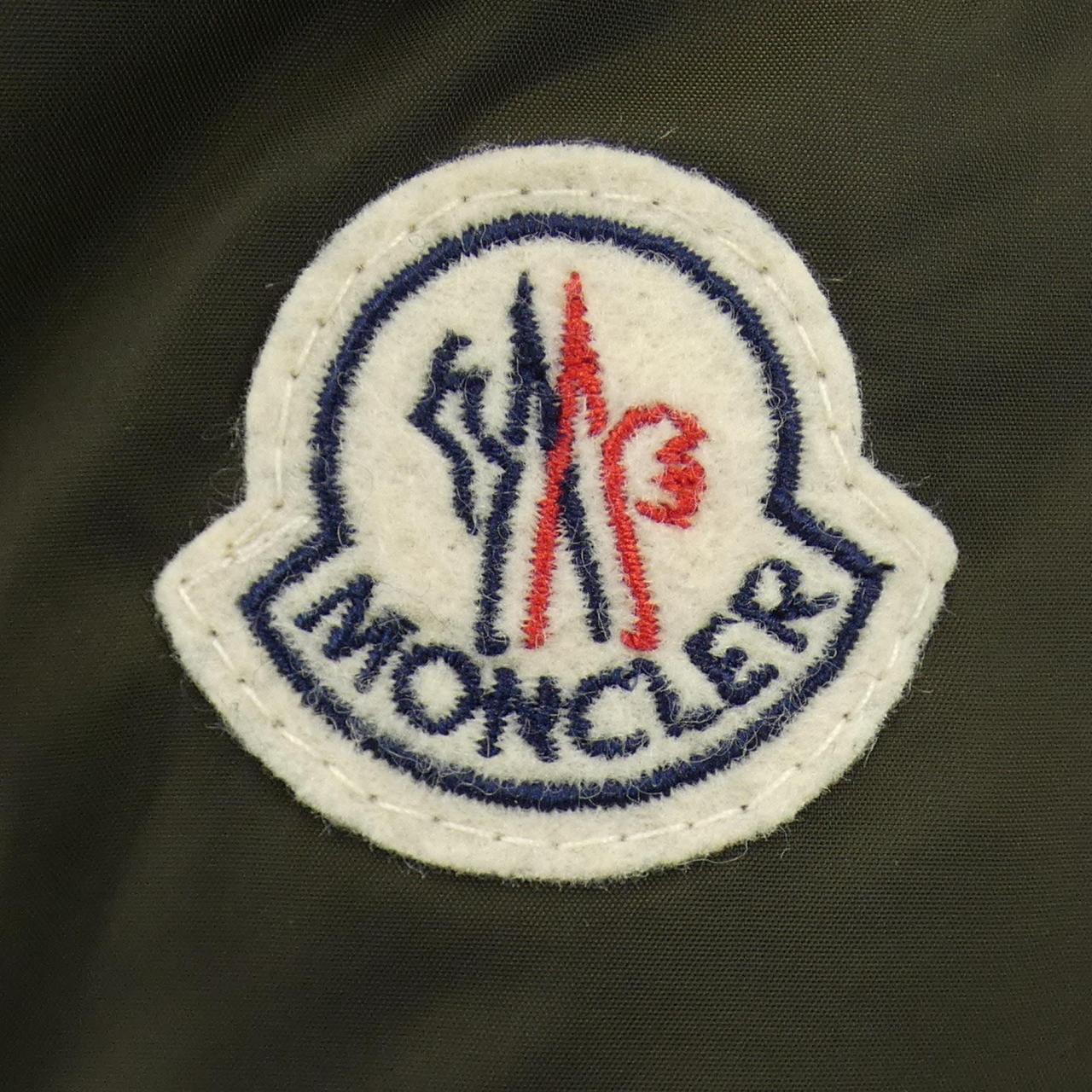 モンクレール MONCLER ダウンジャケット