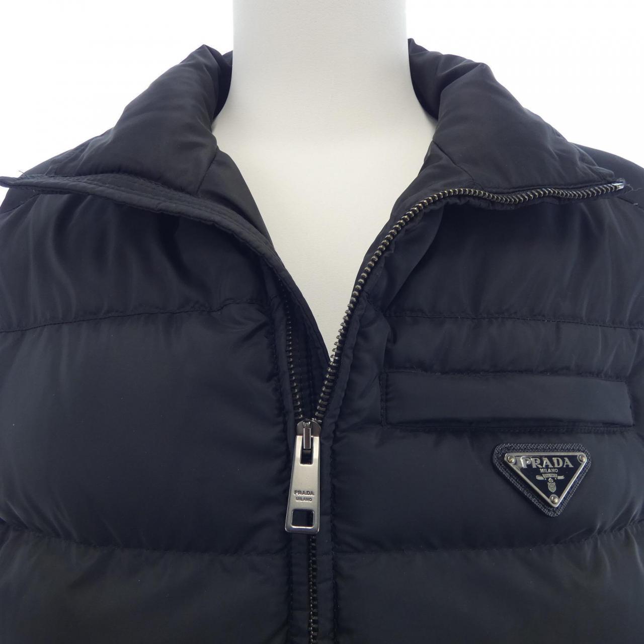 プラダ PRADA トライアングルロゴ SGJ191 R132 1060 ダウンベスト