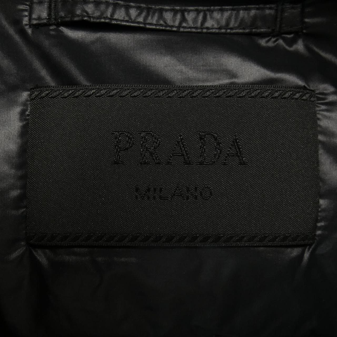 普拉達PRADA羽絨服