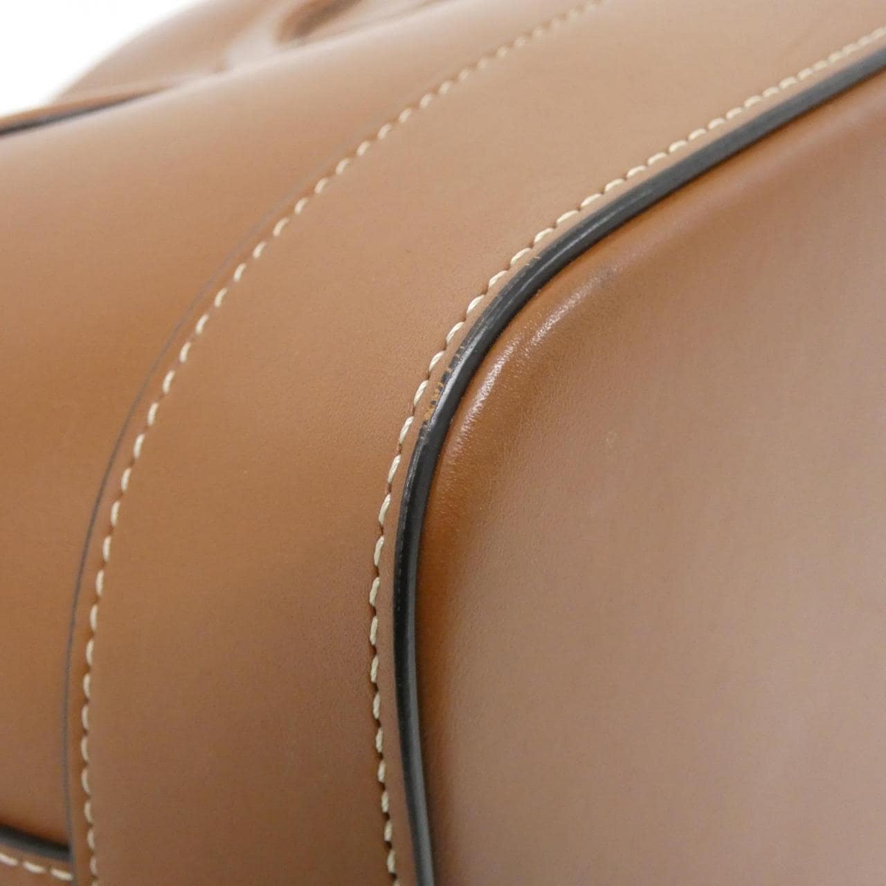 セリーヌ スモール バケット キュイル トリオンフ 198243DU3 ショルダーバッグ