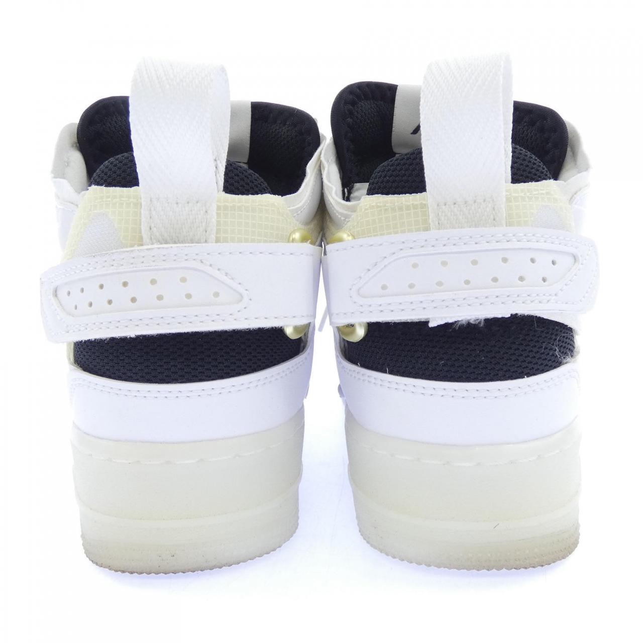 ナイキ NIKE DQ7668-100 スニーカー