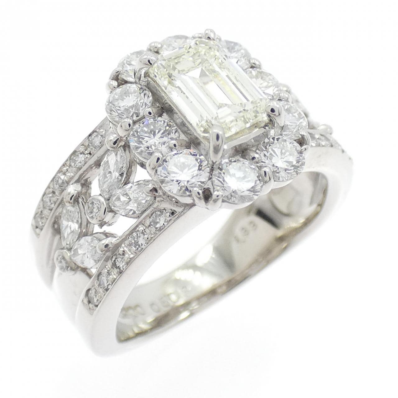 PT900 ダイヤモンド リング 0.808CT M VS2 エメラルドカット