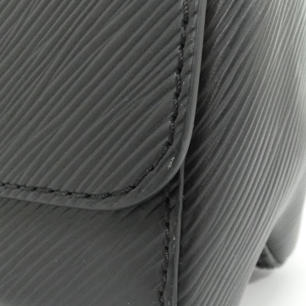 ルイヴィトン エピ ツイスト PM M50332 ショルダーバッグ