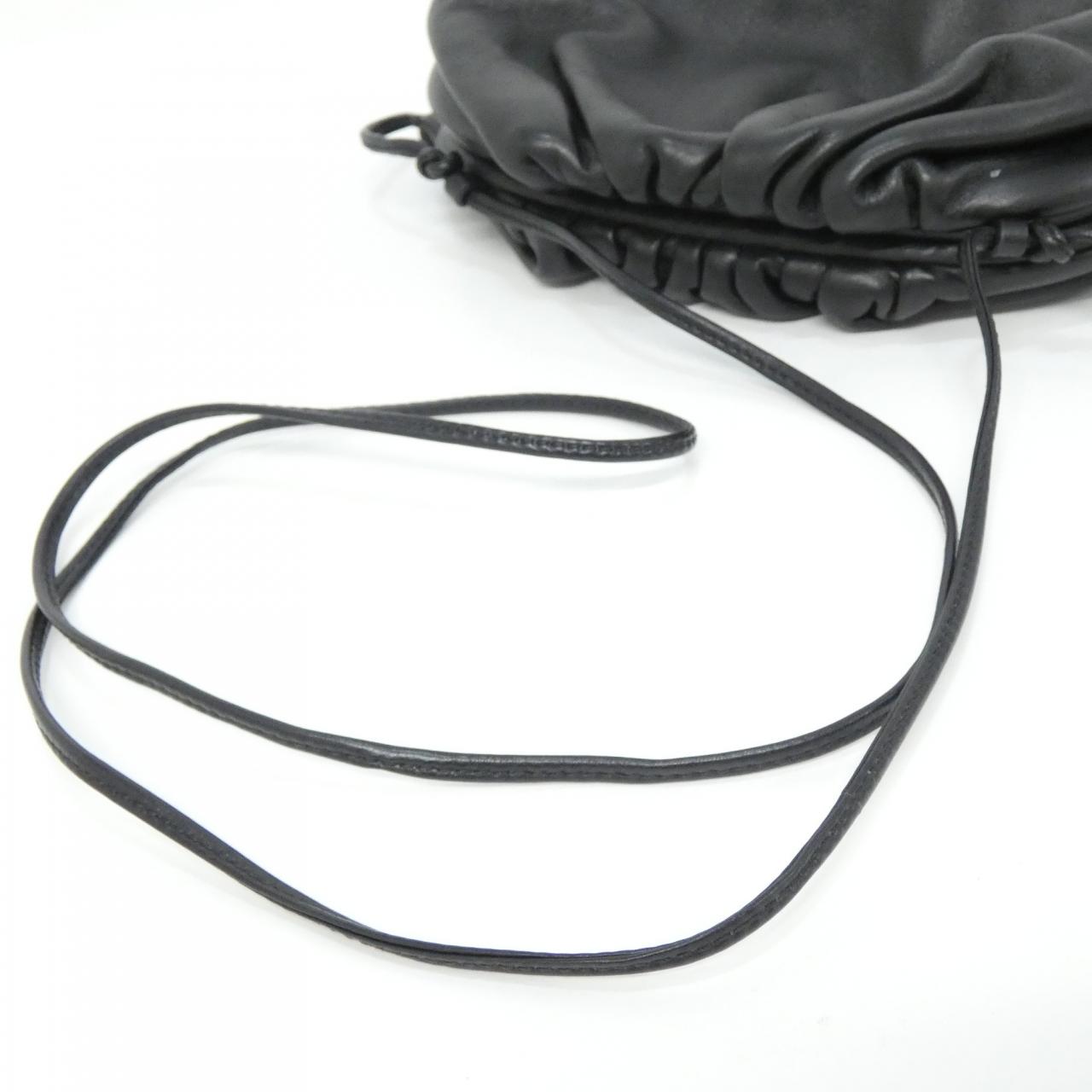 ボッテガヴェネタ 585852 VCP40 ショルダーバッグ