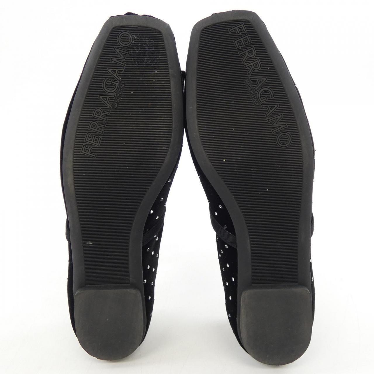 フェラガモ FERRAGAMO ZINA CRY フラットシューズ