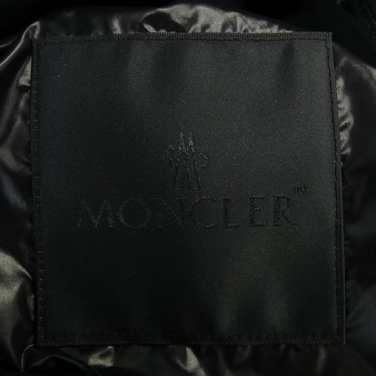 モンクレール MONCLER ダウンジャケット