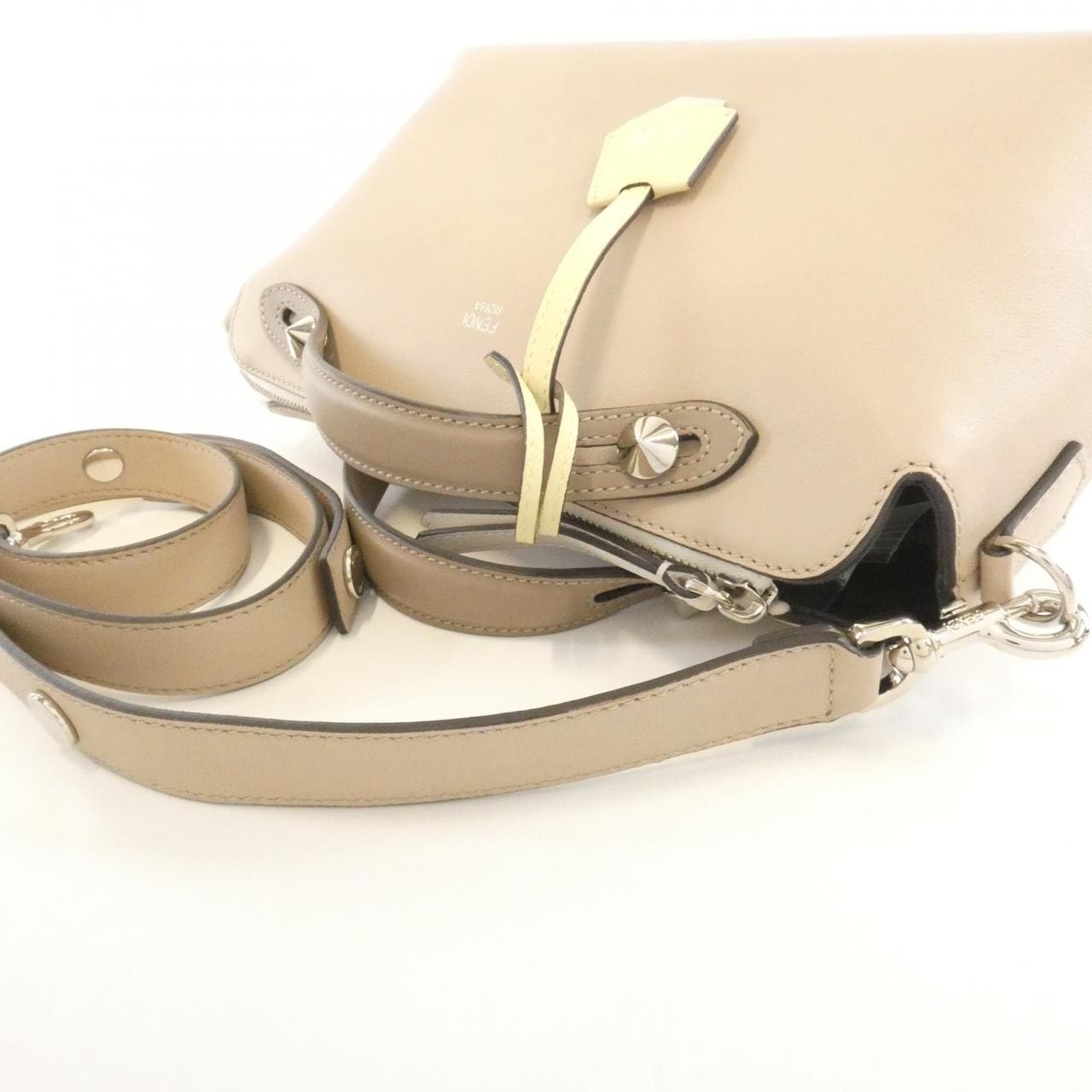 フェンディ バイ ザ ウェイ 8BL124 5QJ バッグ