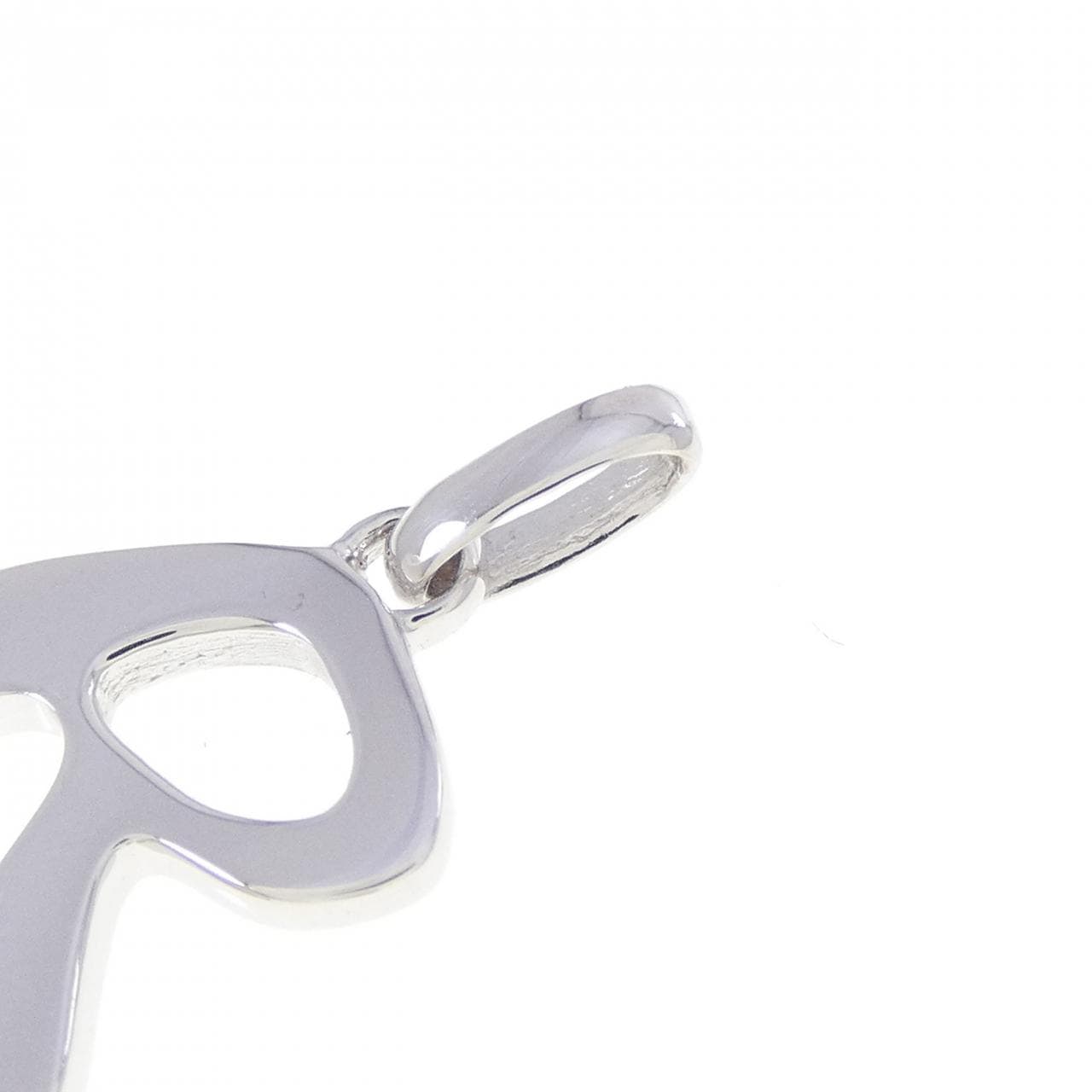 K18WG イニシャルR ダイヤモンド ペンダント