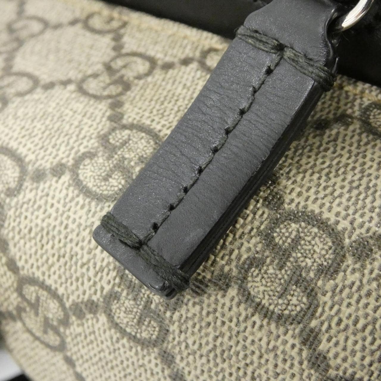 Gucci 429020 KLQAX双肩包