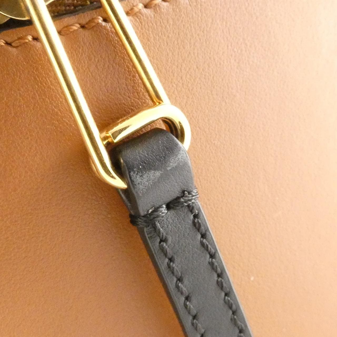 フェンディ ラナウェイ スモール 8BH344 SIZ バッグ