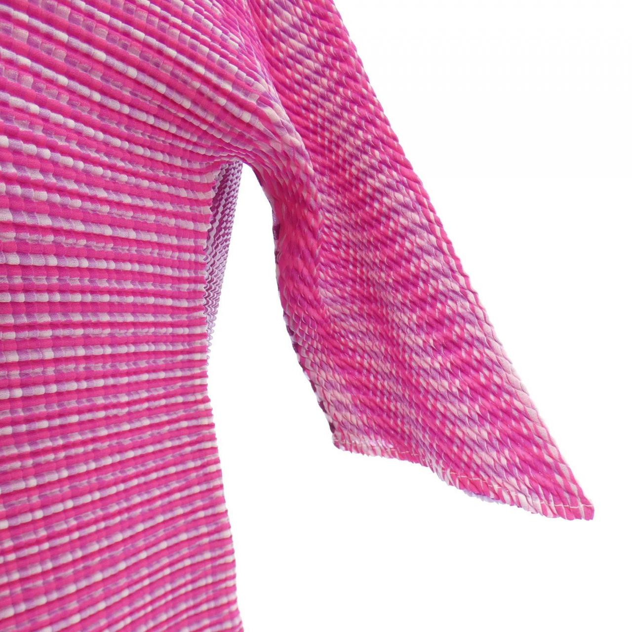百褶PLEATS PLEASE上衣