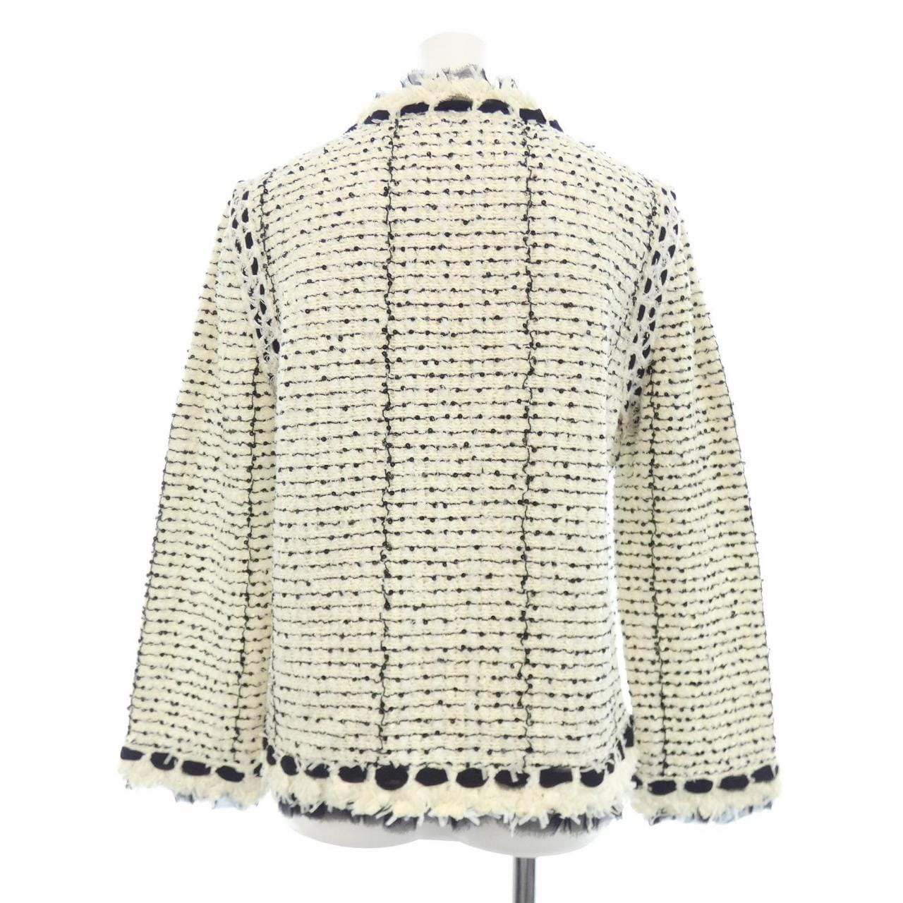 【ヴィンテージ】シャネル CHANEL P25414W03520 05P ノーカラージャケット