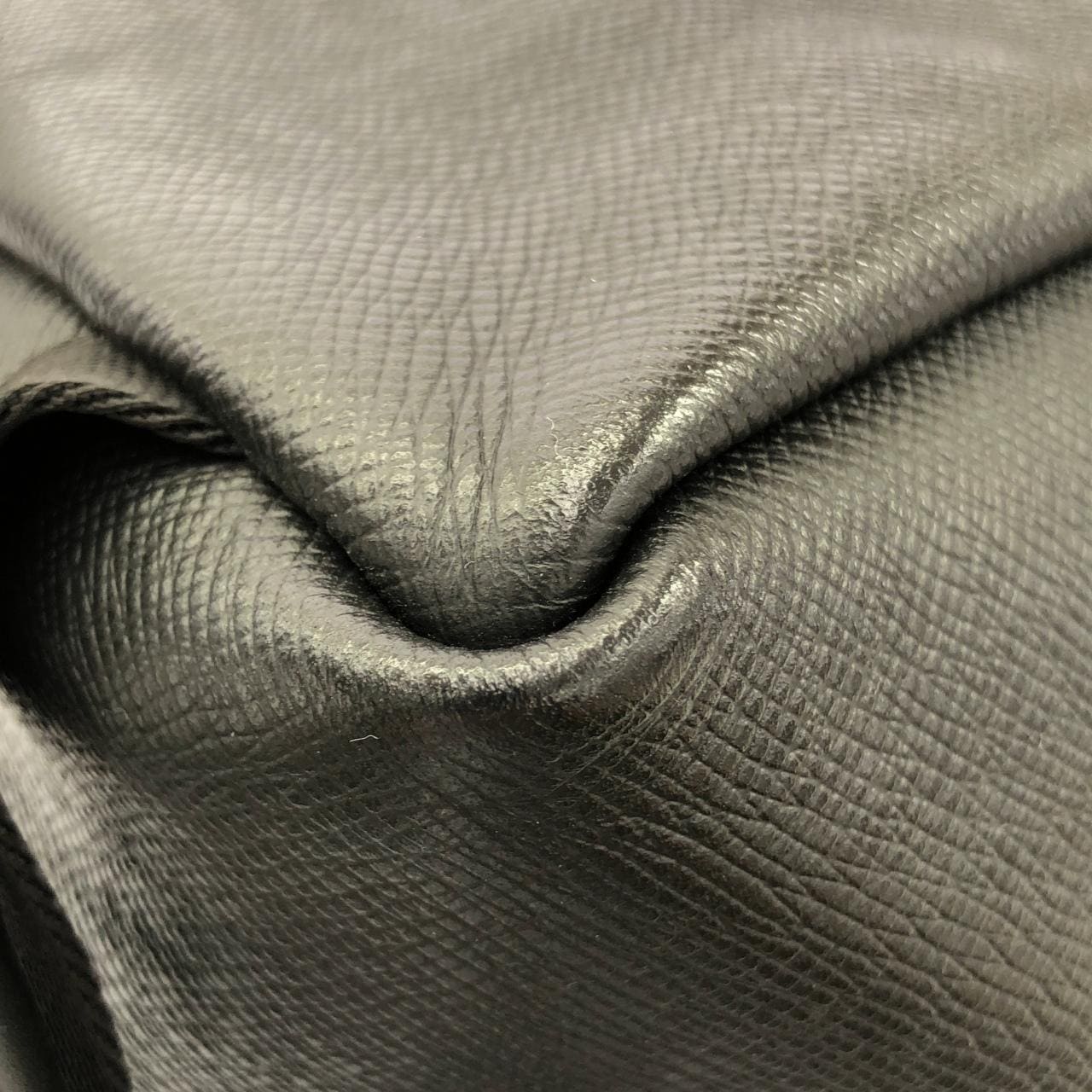 ルイヴィトン タイガ ラマ ディスカバリー バックパック M30230 リュックサック