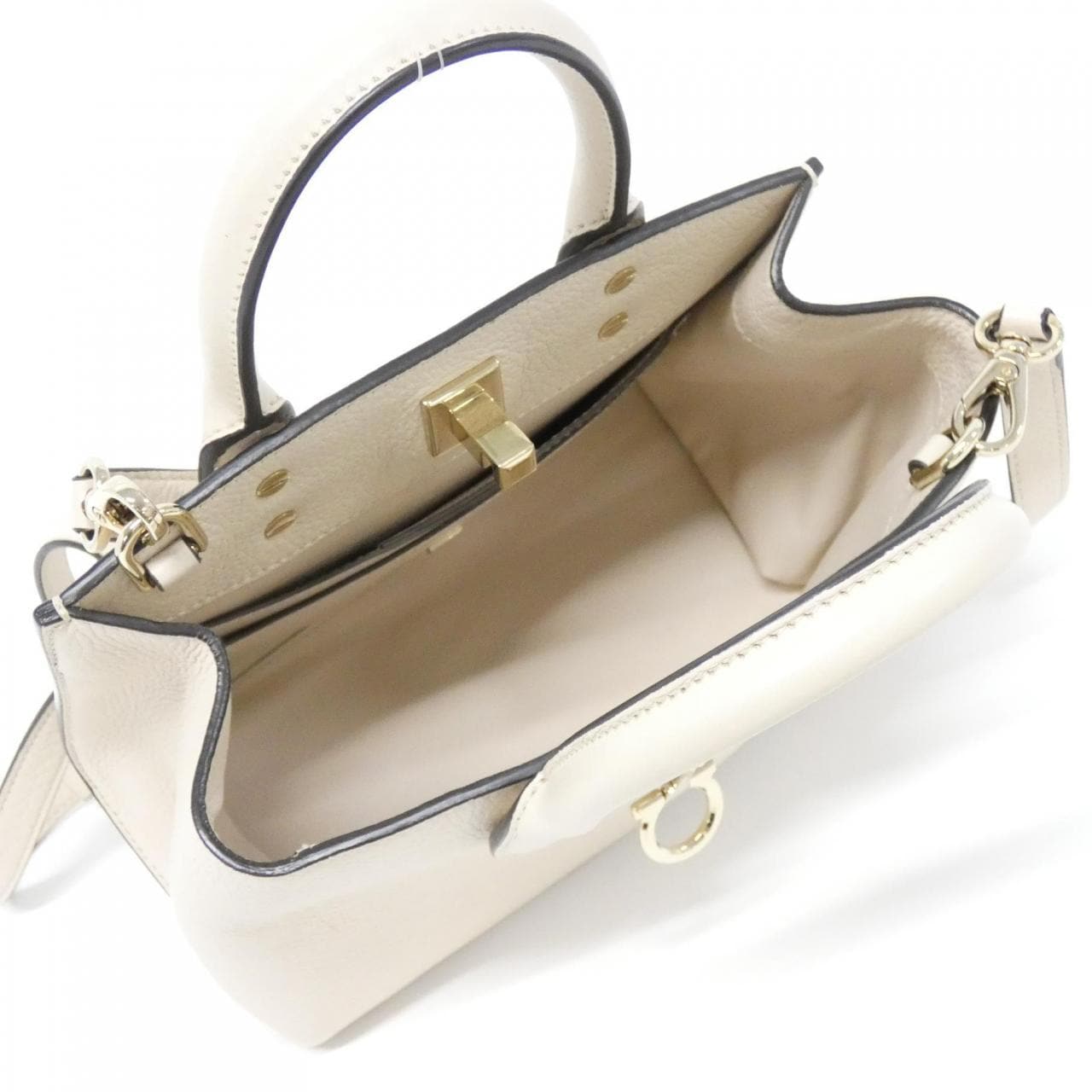 サルヴァトーレフェラガモ 21 H288 バッグ