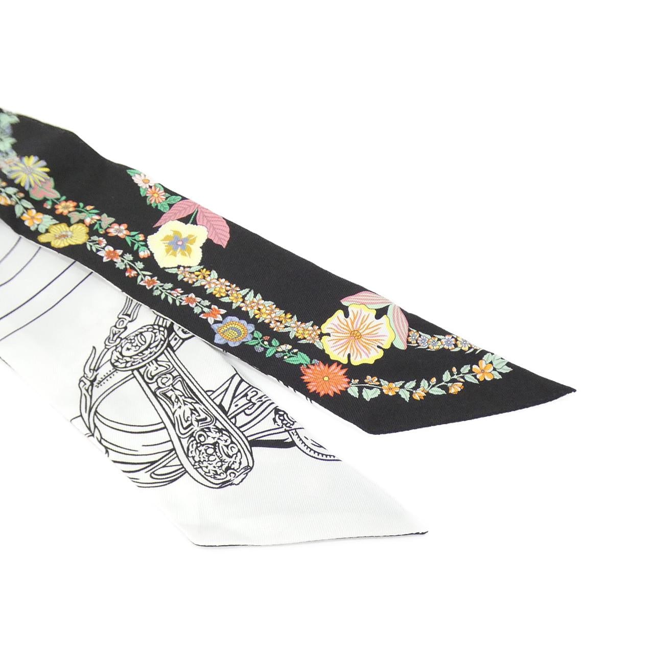 エルメス BRIDES DE GALA EN FLEURS ツイリー 064220S スカーフ