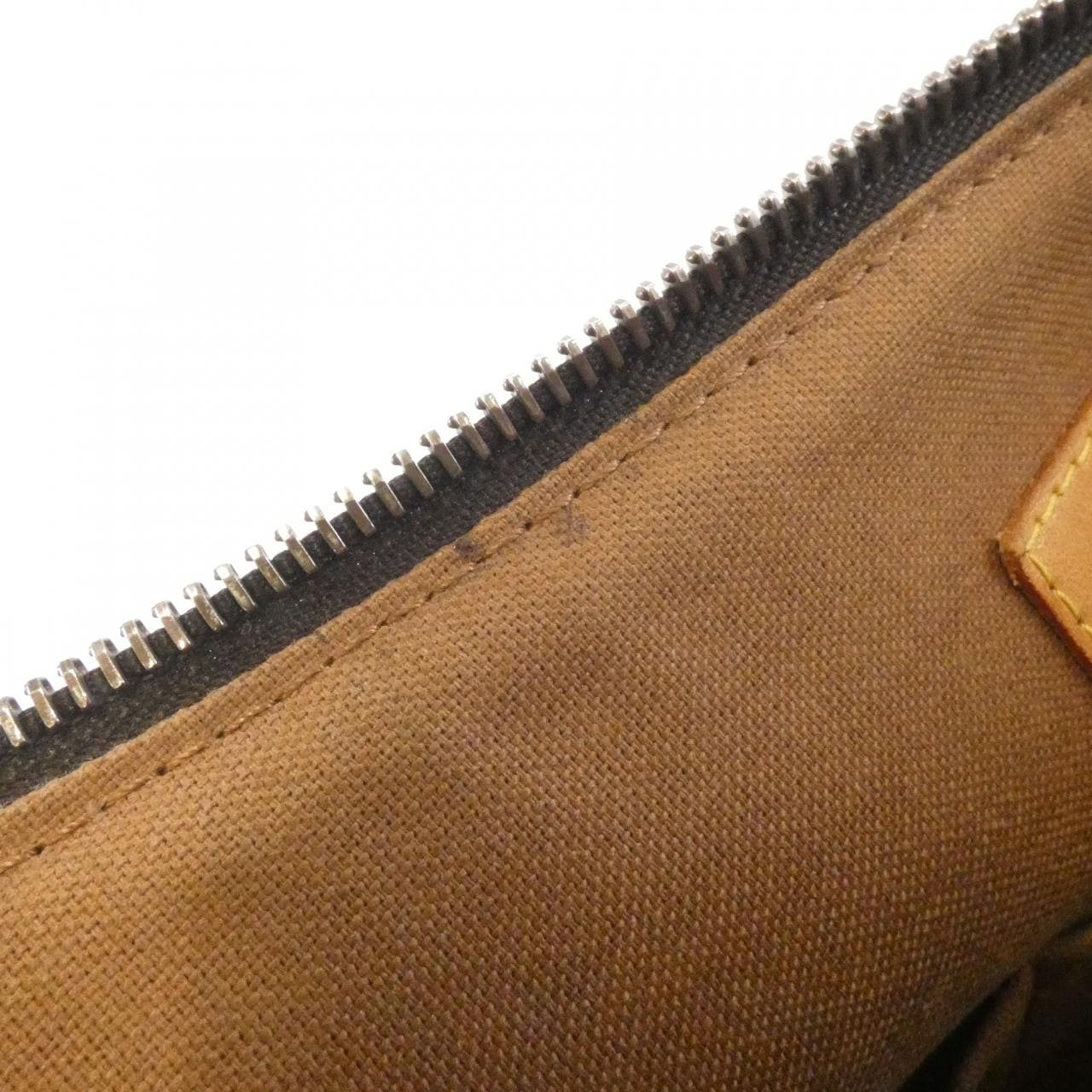 ルイヴィトン モノグラム トゥラム GM M40075 ショルダーバッグ