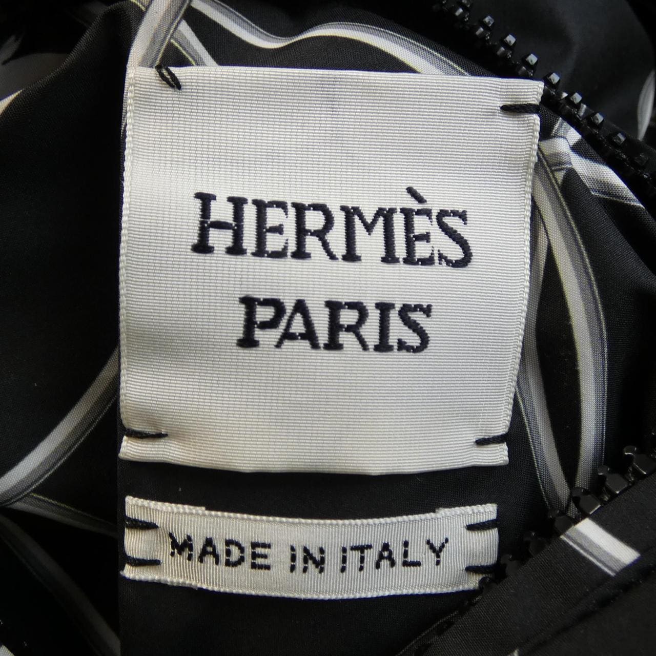 エルメス HERMES LA PROMENADE DU MATIN 2H0159D4 ダウンジャケット