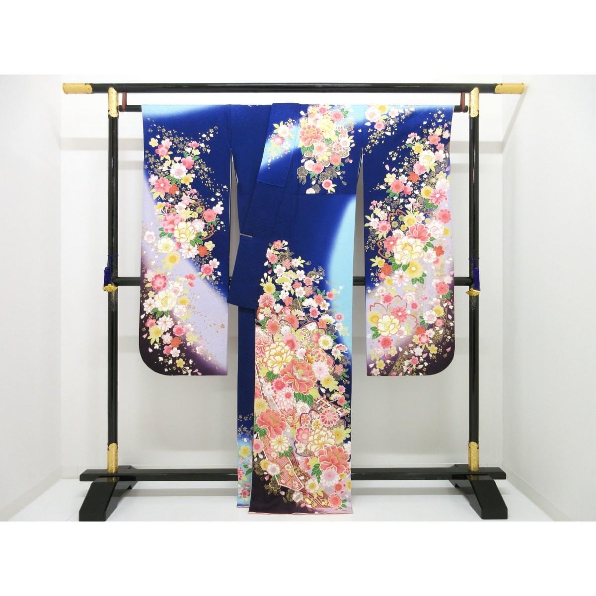 振袖　友禅金彩加工　刺繍入りボカシ染