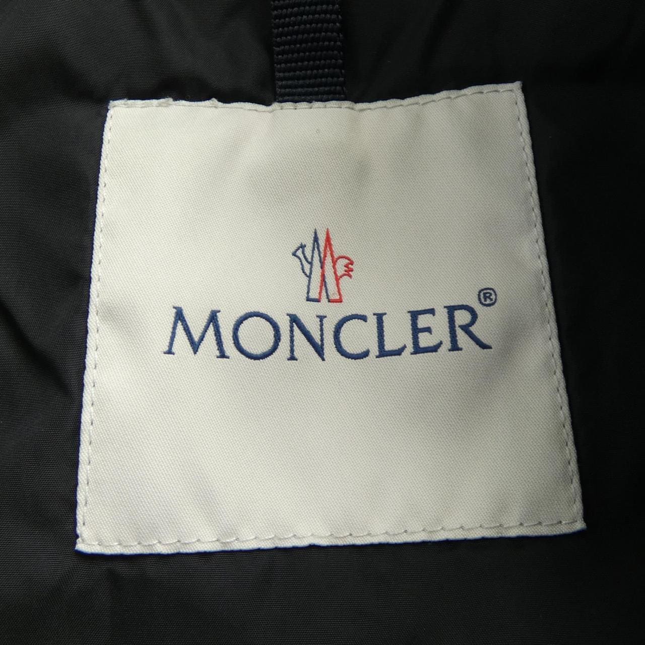 モンクレール MONCLER ダウンジャケット