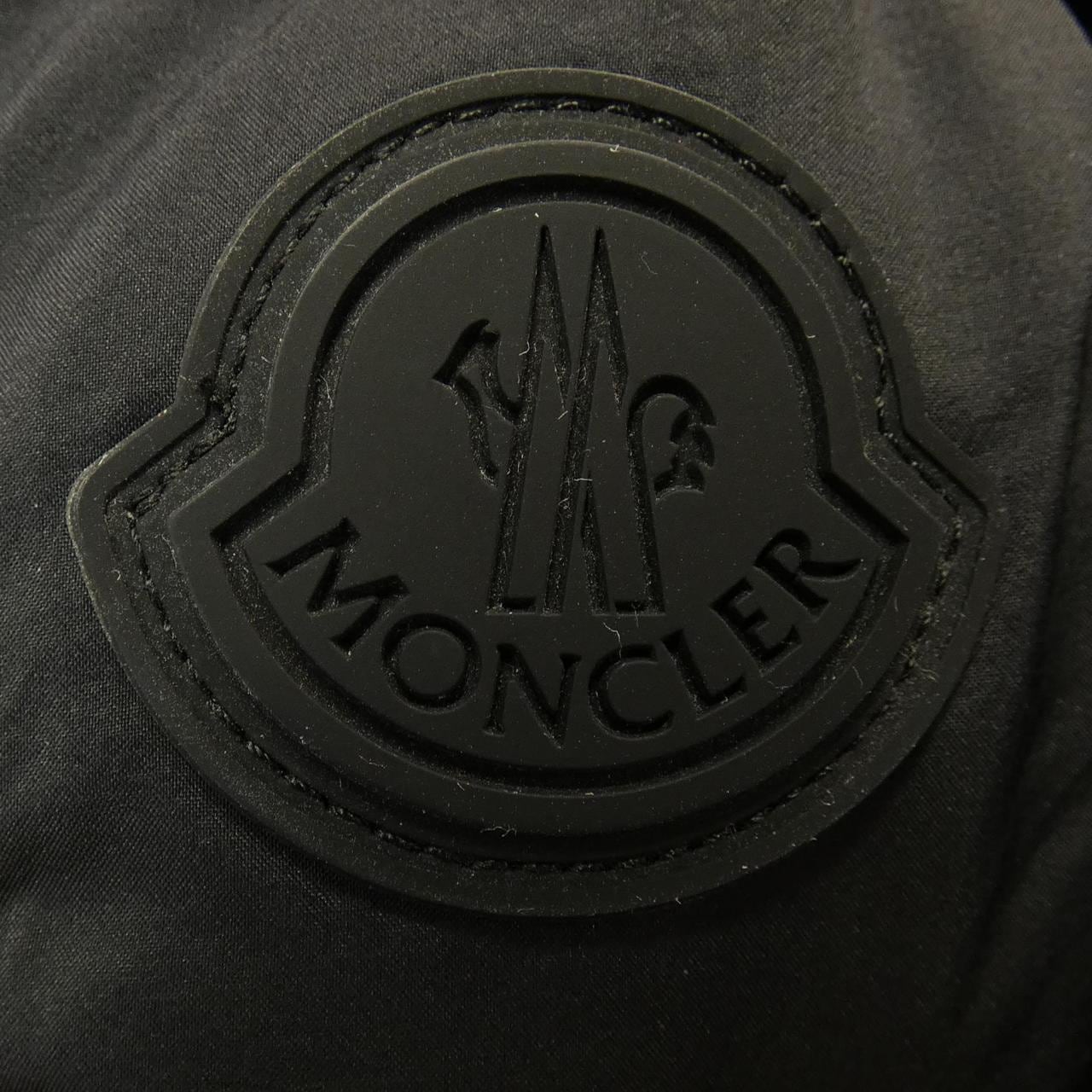 モンクレール MONCLER ダウンジャケット