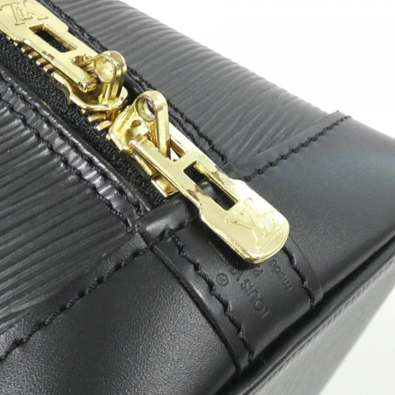 ルイヴィトン エピ アルマ PM M52142 バッグ