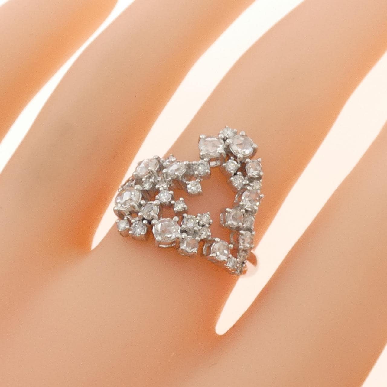 K18WG ダイヤモンド リング 1.00CT