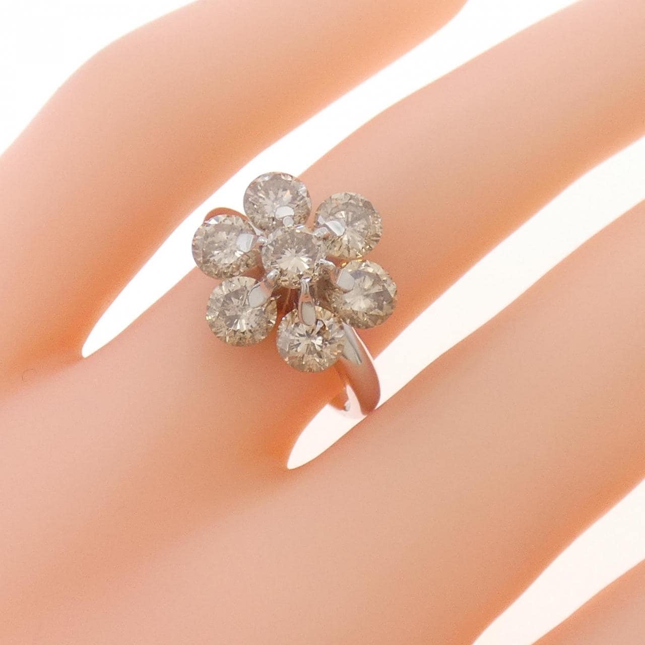 PT900 フラワー ダイヤモンド リング 3.00CT