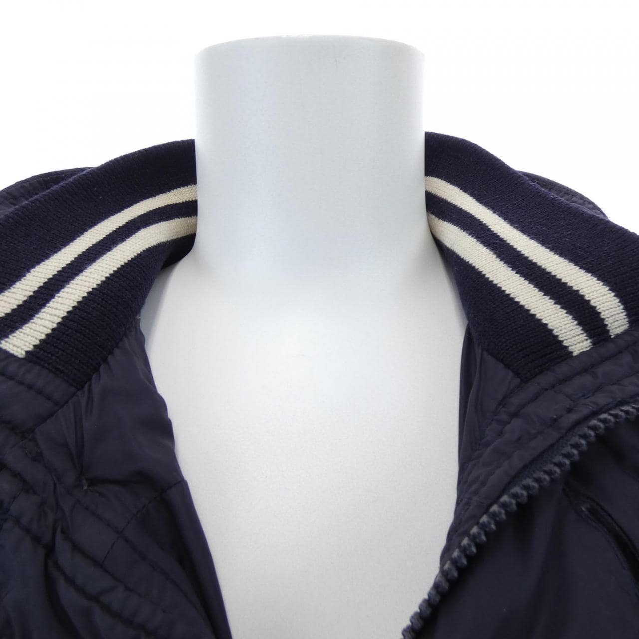 モンクレール MONCLER 41308/50 LYON ダウンジャケット