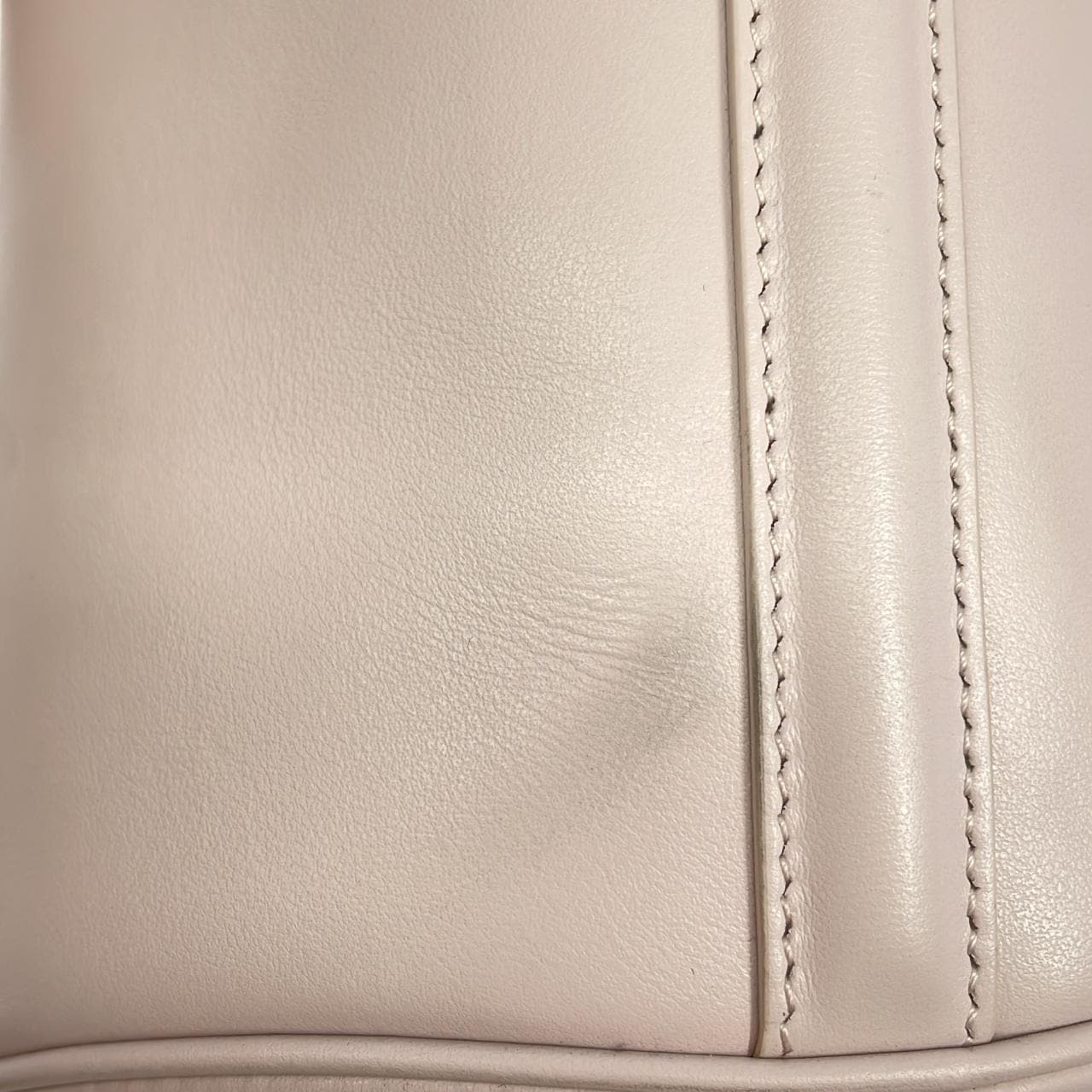 セリーヌ ティーン バケット16 197573CR4 バッグ