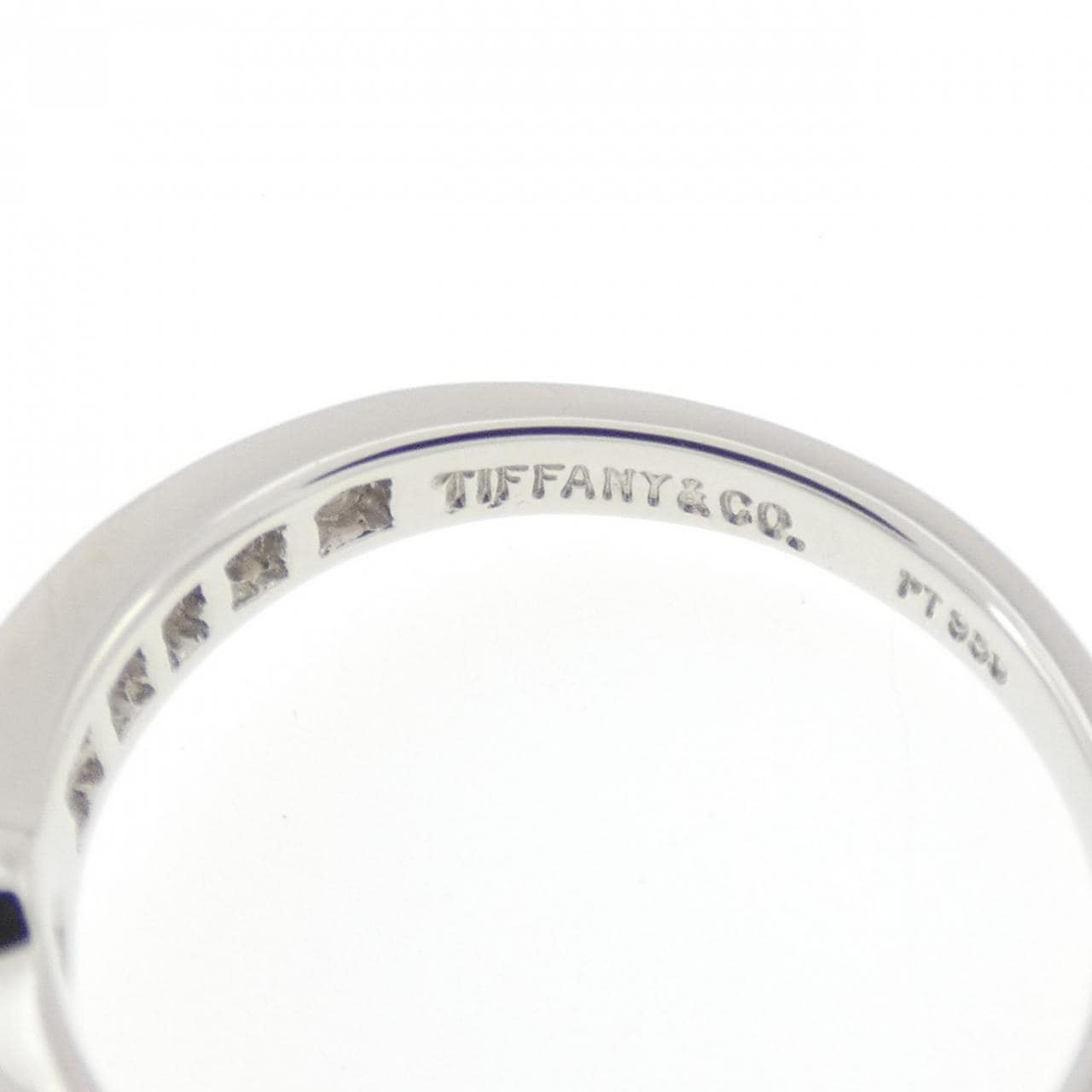 ティファニー ソリティア チャネルセッティング リング 0.67CT