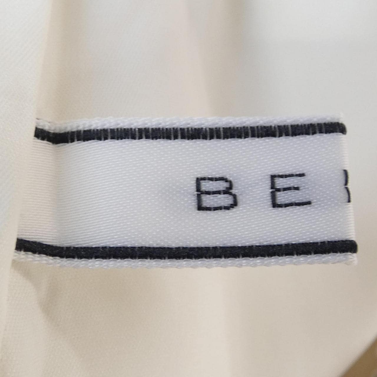 ベイジュ BEIGE. パンツ