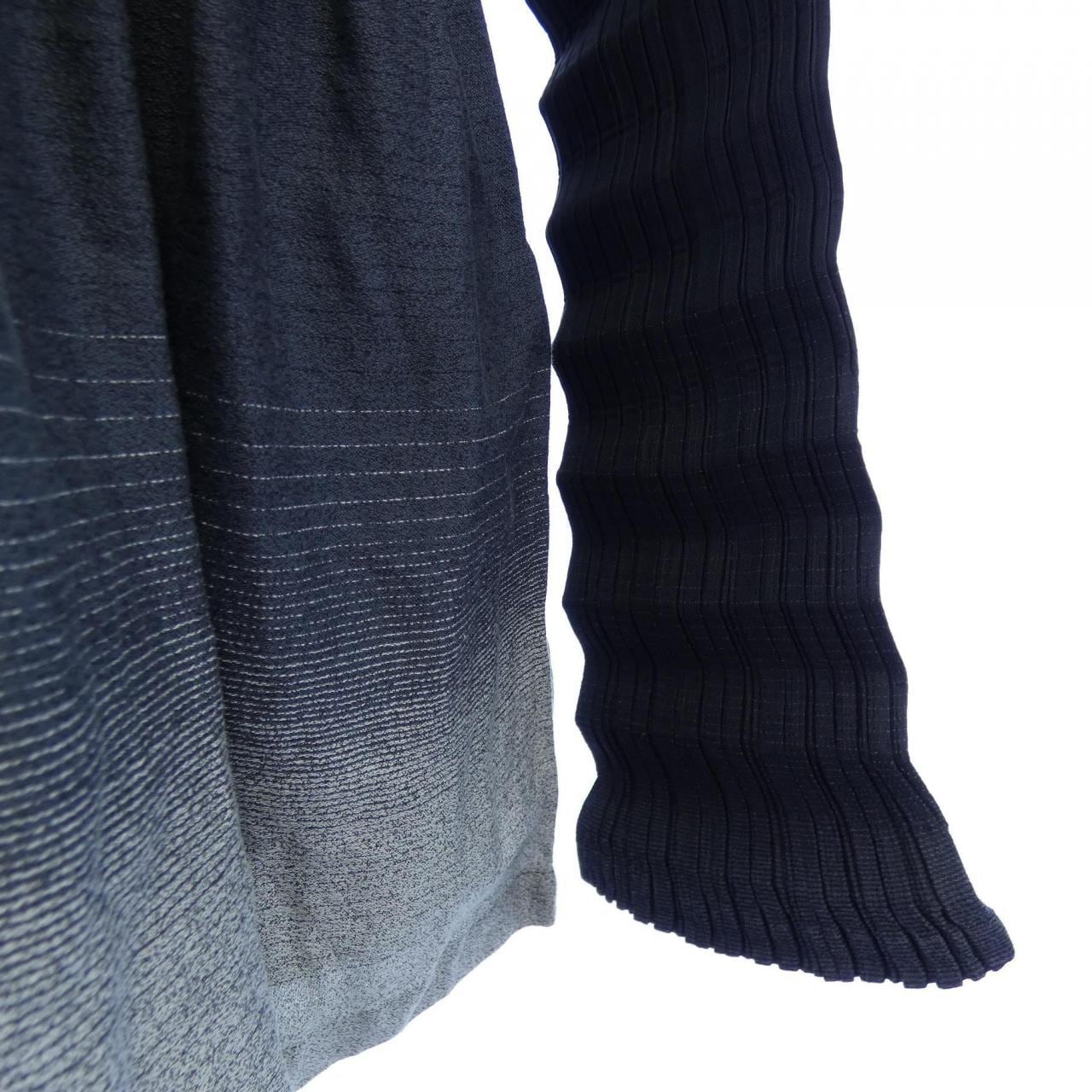 イッセイミヤケ ISSEY MIYAKE IM03FD703 カーディガン