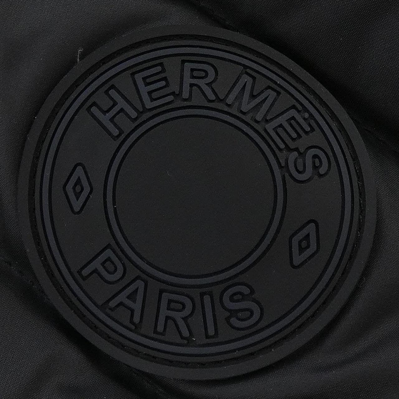 エルメス HERMES CLOU DE SELLE 3H0156DA ダウンベスト