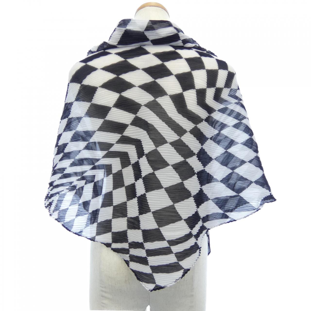 ミーイッセイミヤケ me ISSEY MIYAKE STOLE