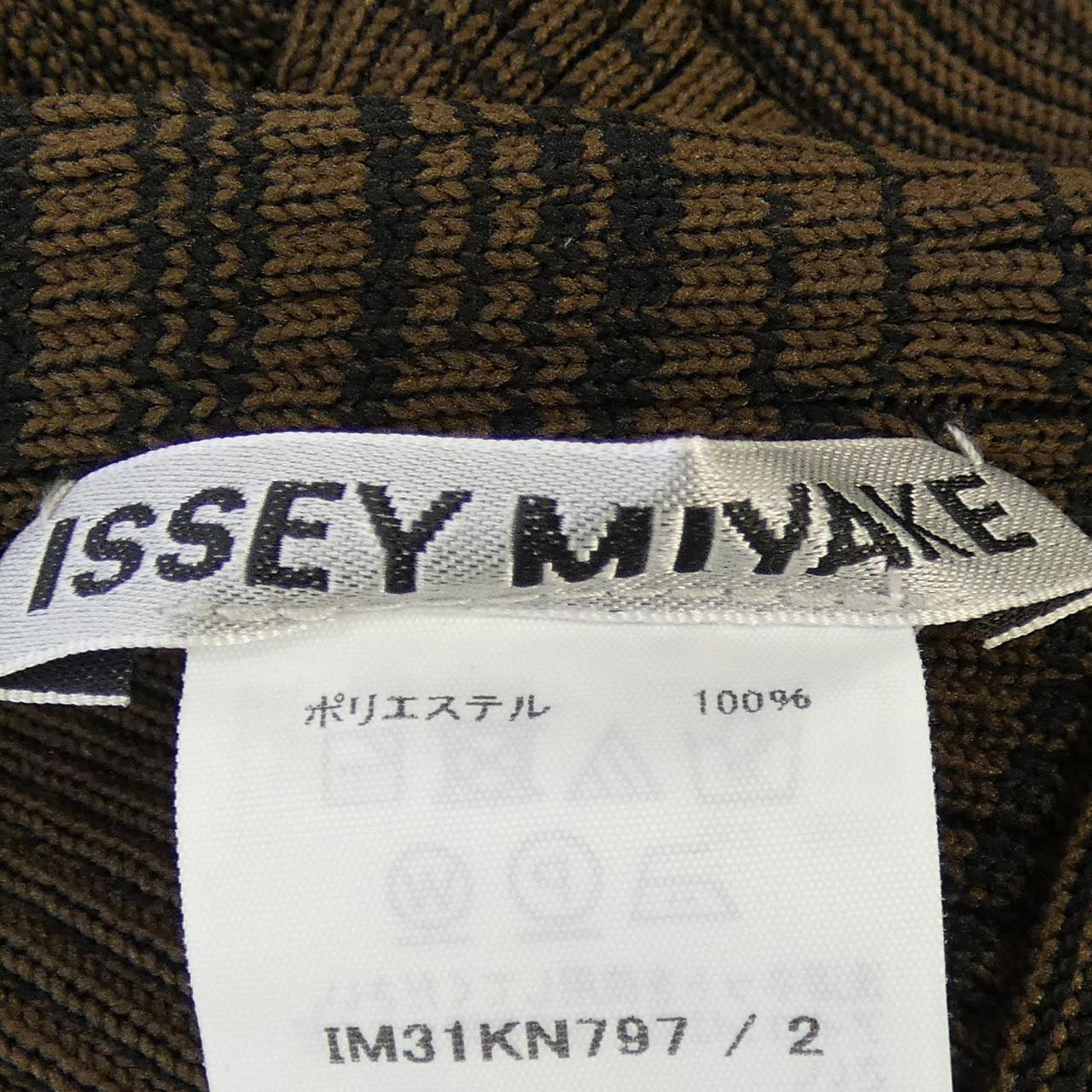 イッセイミヤケ ISSEY MIYAKE IM31KN797 トップス