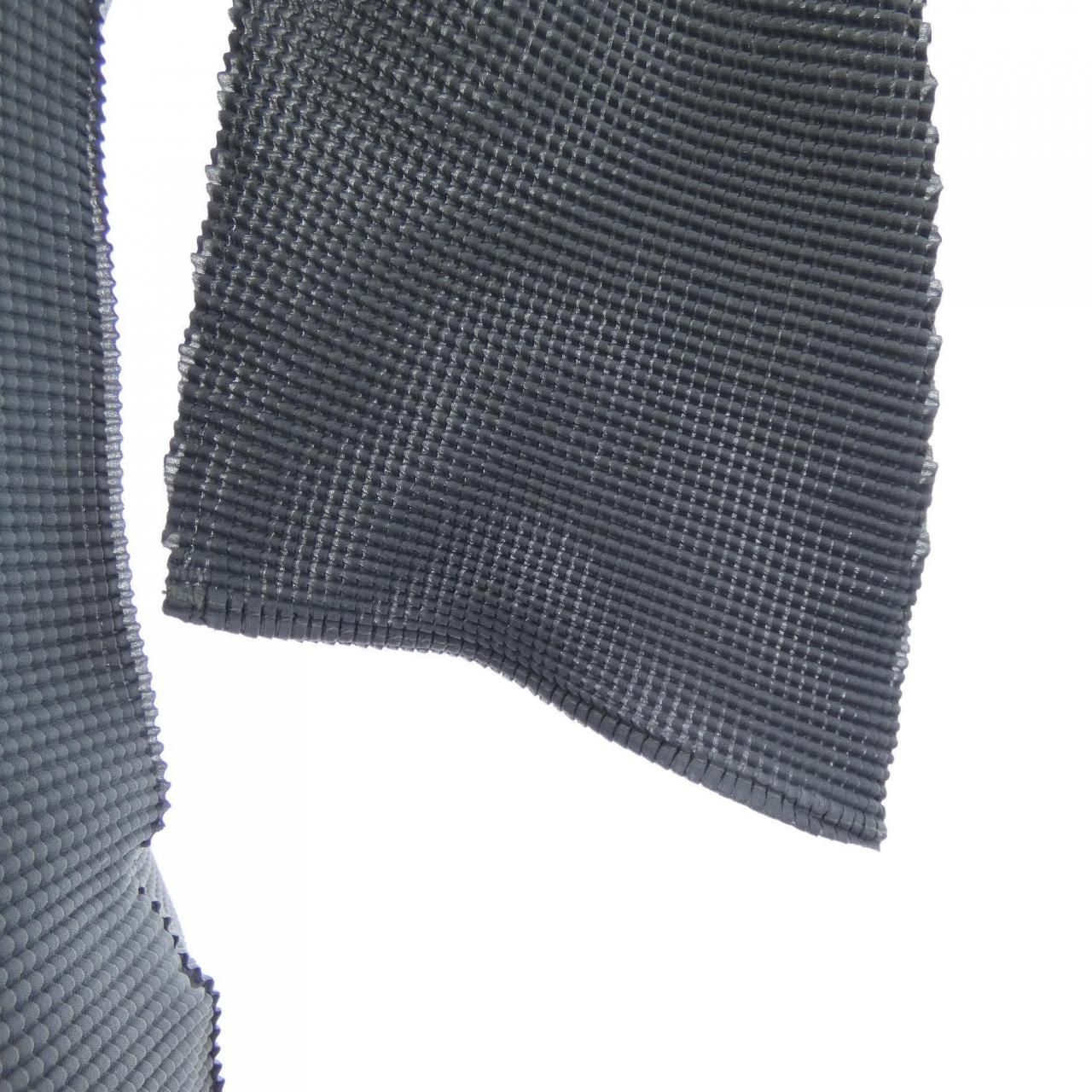 ミーイッセイミヤケ me ISSEY MIYAKE MI01FK411 トップス