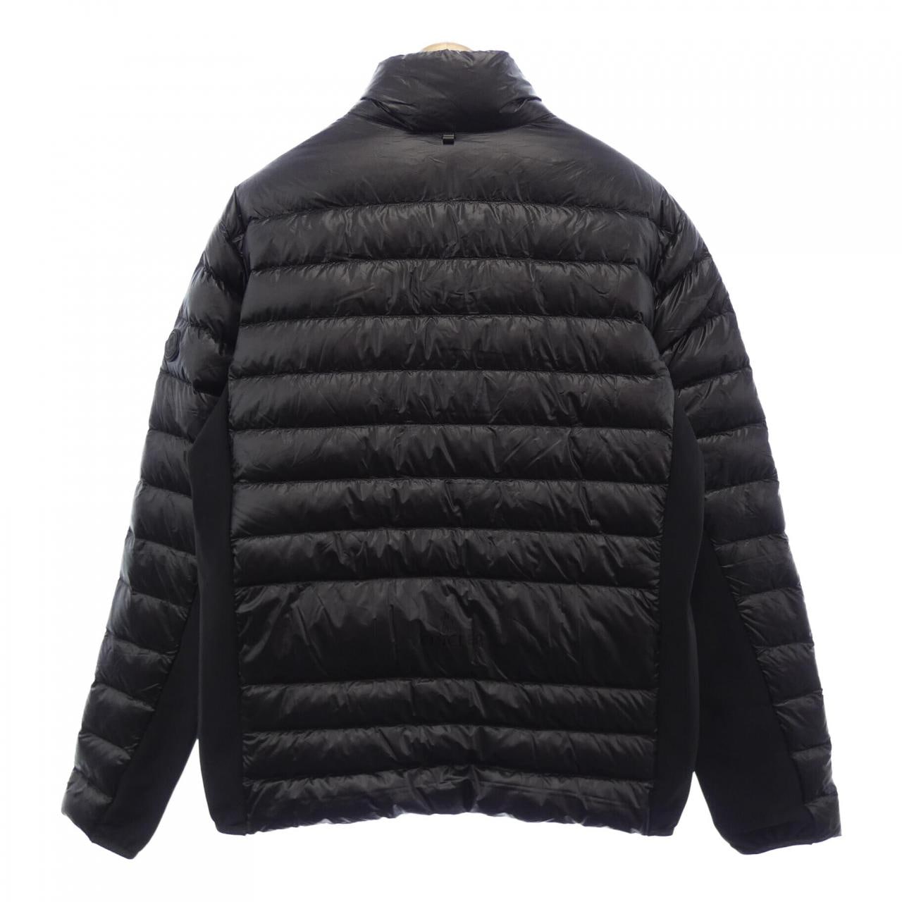 モンクレール MONCLER ダウンジャケット