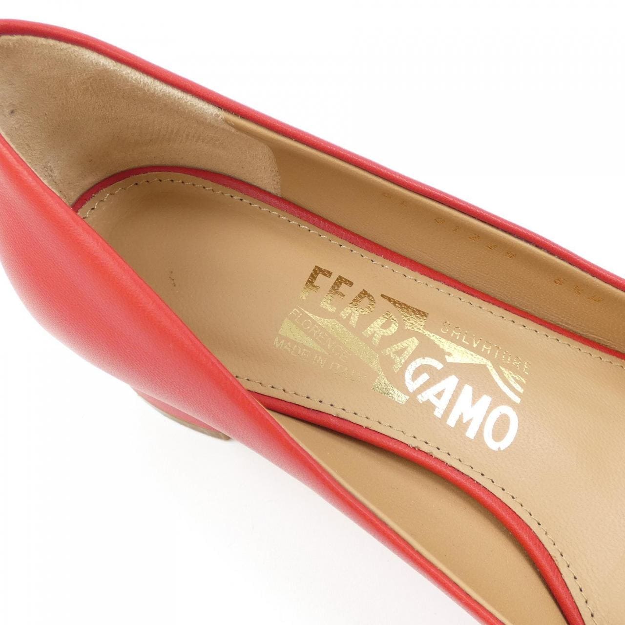 サルヴァトーレフェラガモ SALVATORE FERRAGAMO パンプス