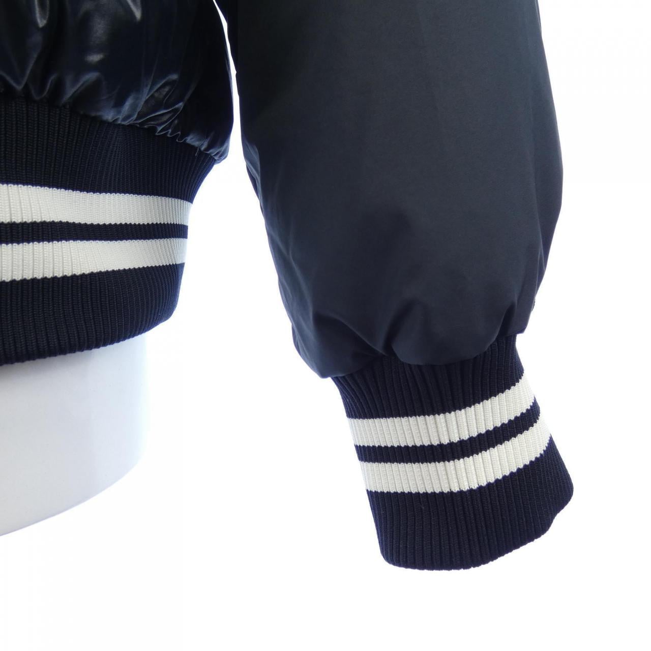 モンクレール MONCLER ダウンジャケット