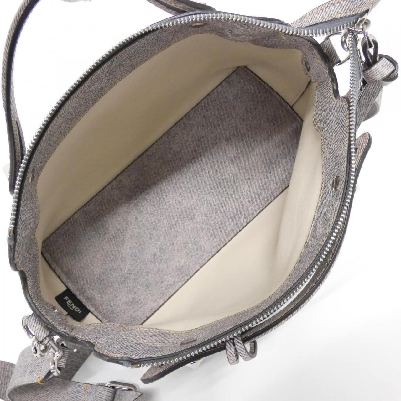 フェンディ バイ ザ ウェイ ソフト ミディアム 8BL155 AV1S バッグ