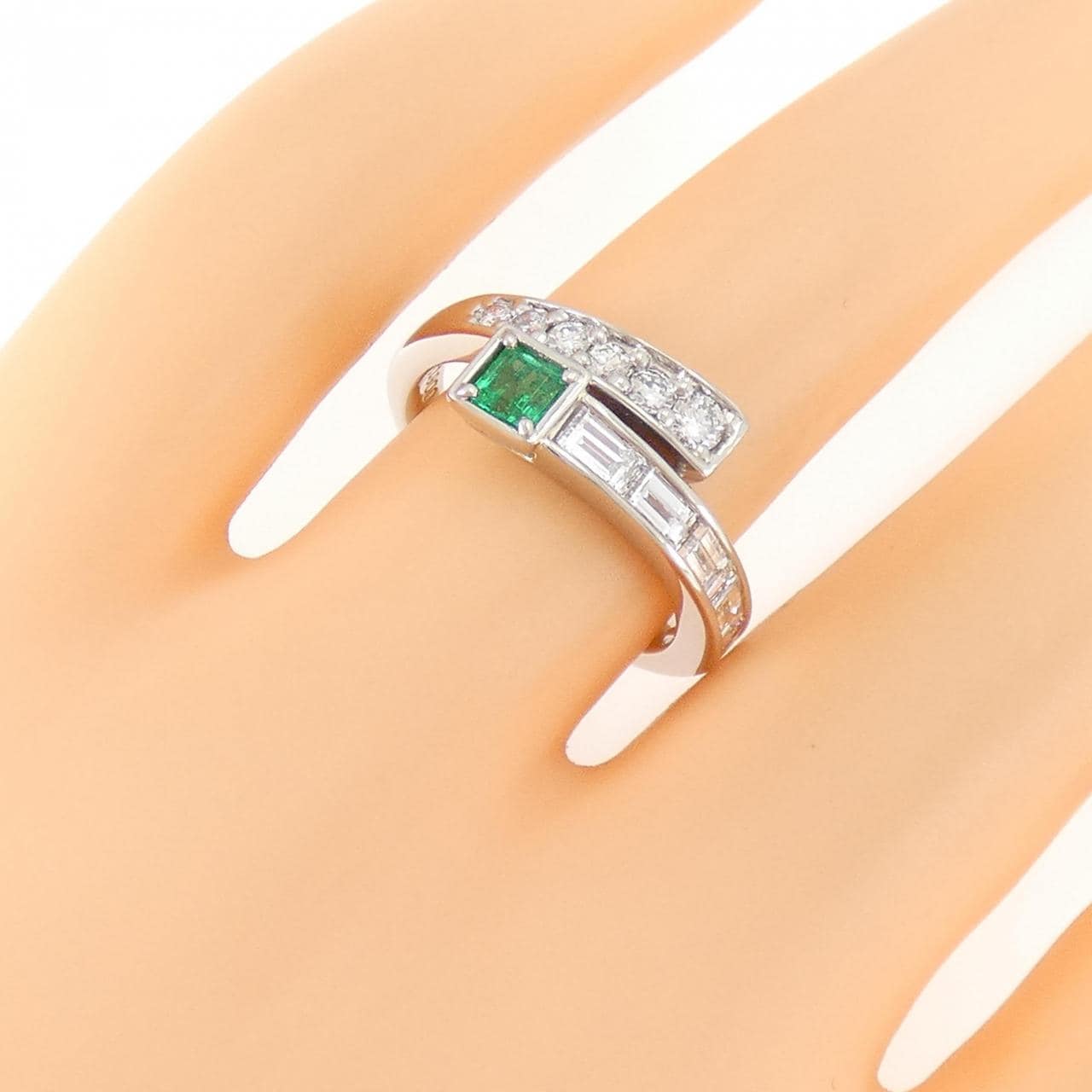 PT エメラルド リング 0.23CT