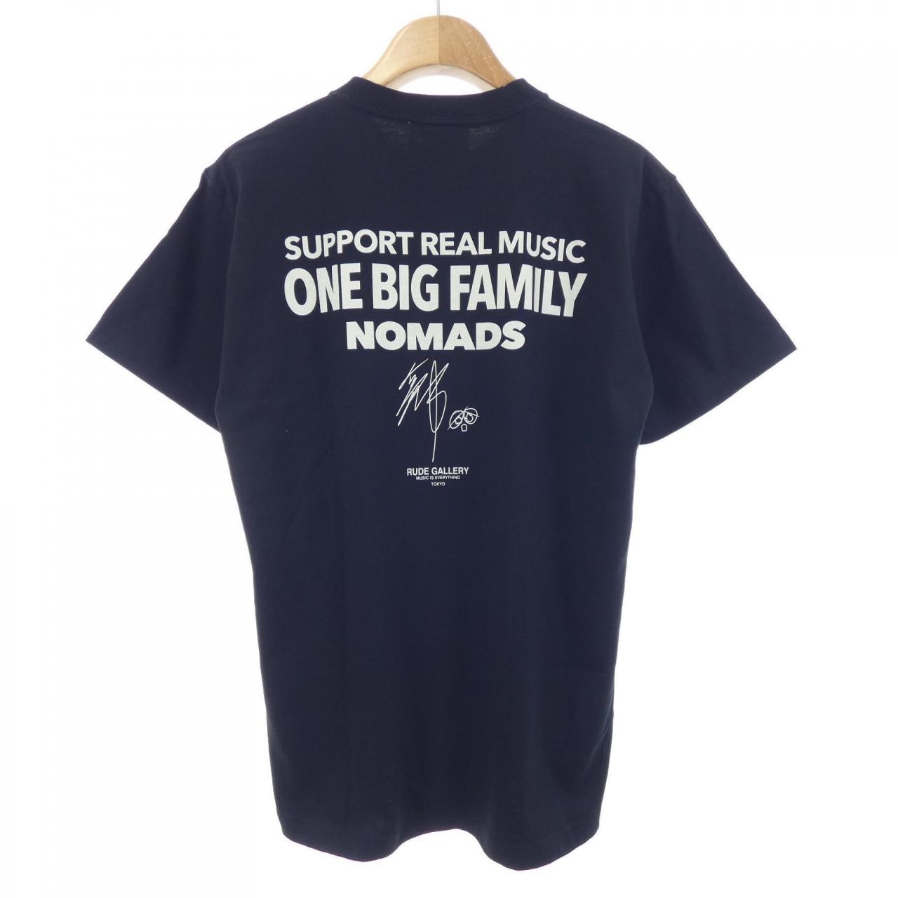 ONE BIG FAMILY Tシャツ
