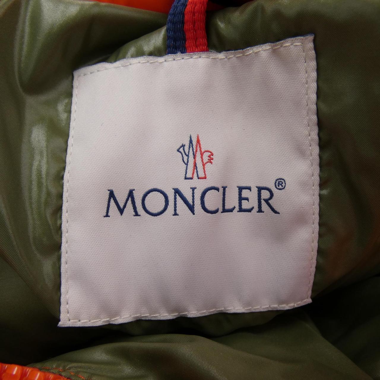モンクレール MONCLER ダウンジャケット