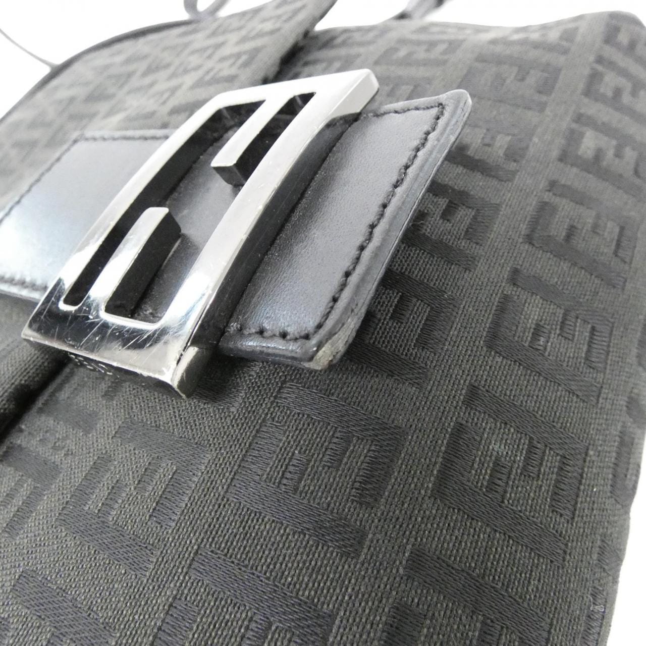 【ヴィンテージ】フェンディ 8BT075 JQ5 ショルダーバッグ